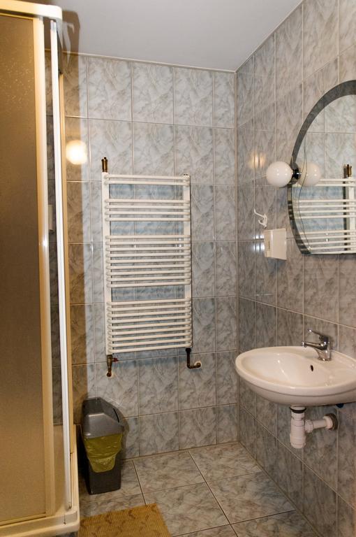 Uslugi Hotelarskie Las Vegas Międzyrzec Podlaski Habitación foto