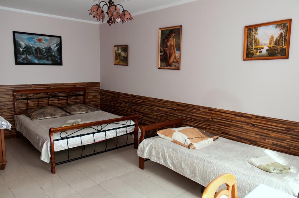 Uslugi Hotelarskie Las Vegas Międzyrzec Podlaski Habitación foto