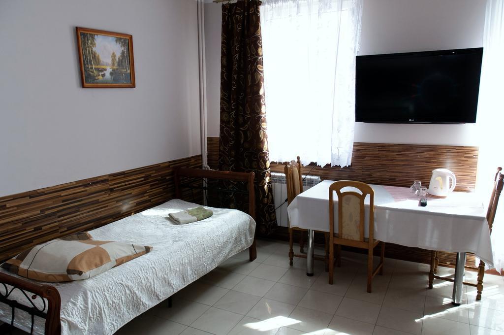 Uslugi Hotelarskie Las Vegas Międzyrzec Podlaski Habitación foto